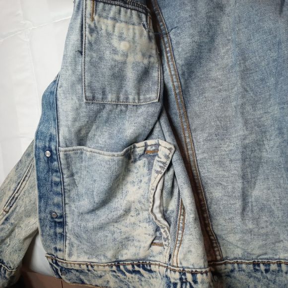 American Apparel blue denim distressed jean jacket women's size M 90s/Y2k - Picture 9 of 10